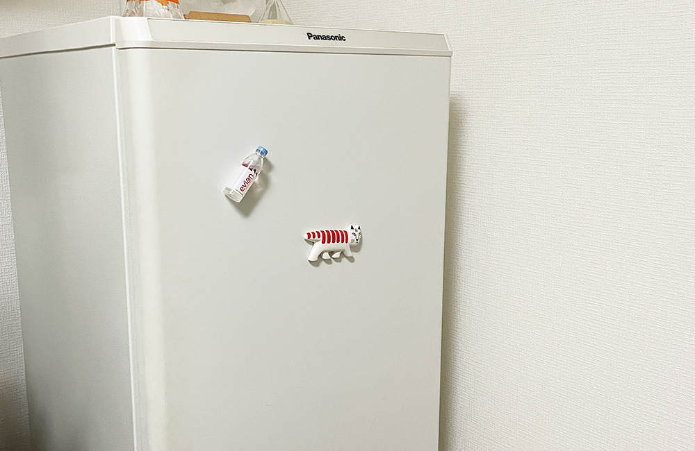冷蔵庫に何も貼らない