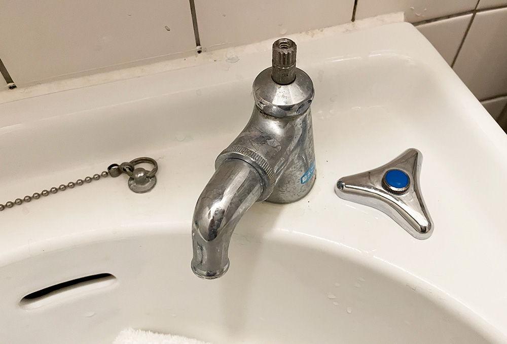 水栓をセルフリフォーム　取れました！