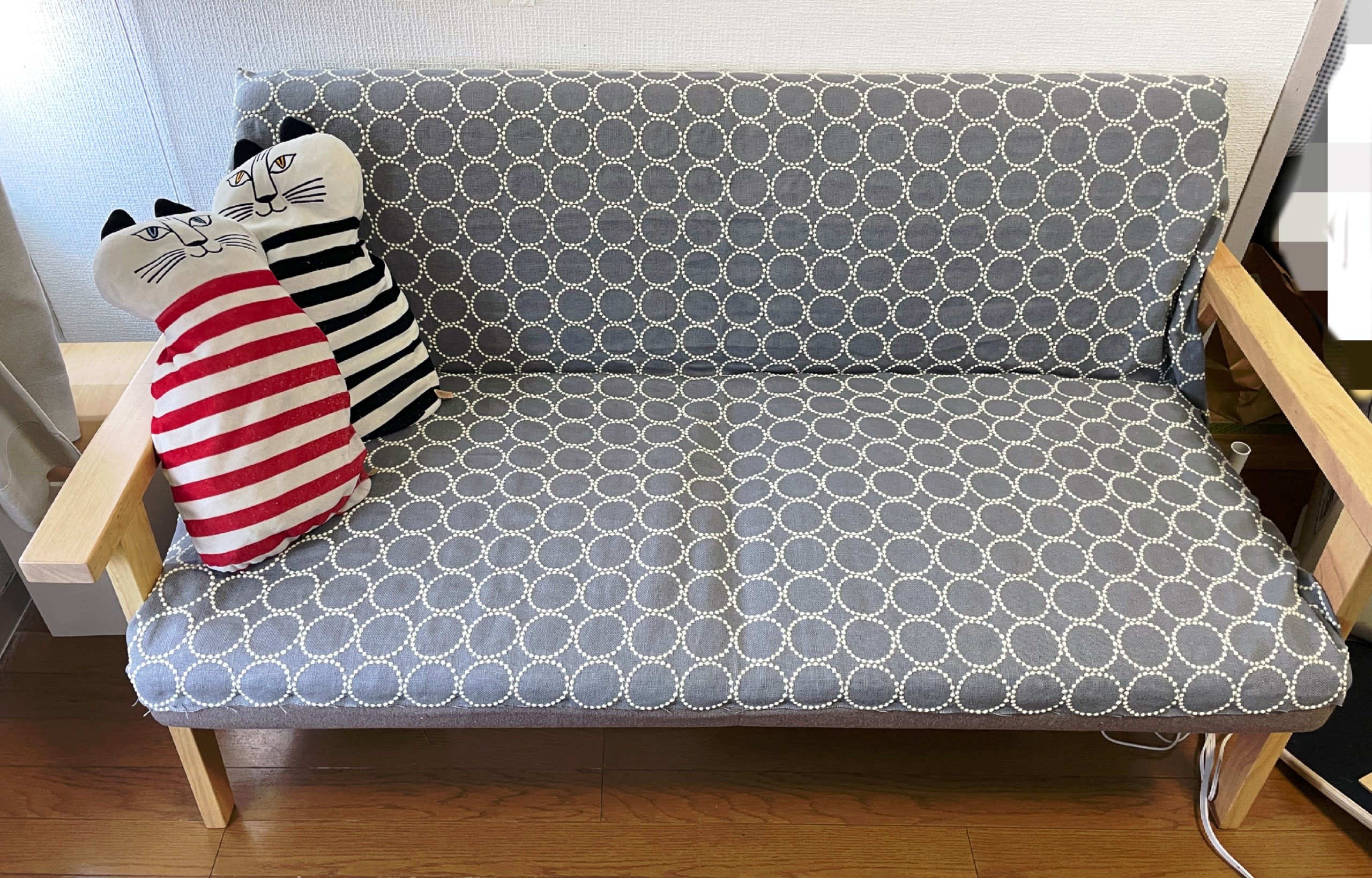 ミナペルホネンのファブリックでソファをかんたんリメイク